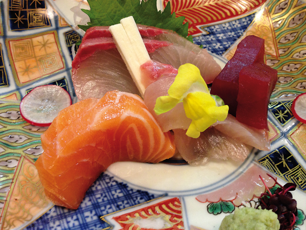 -Gabriel Bernard per Zoom Giappone-Per accompagnare il suo sushi, Onishi Toshiya propone dei rari ed eccellenti sakè.